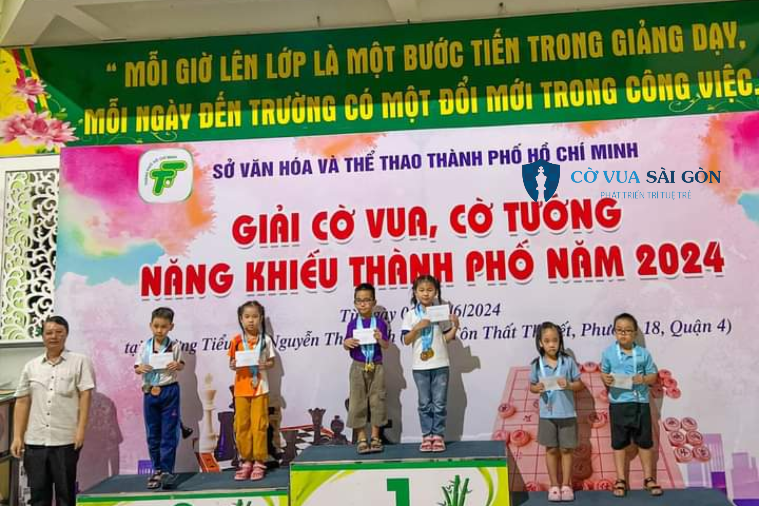 giai-co-vua-co-tuong-nang-khieu